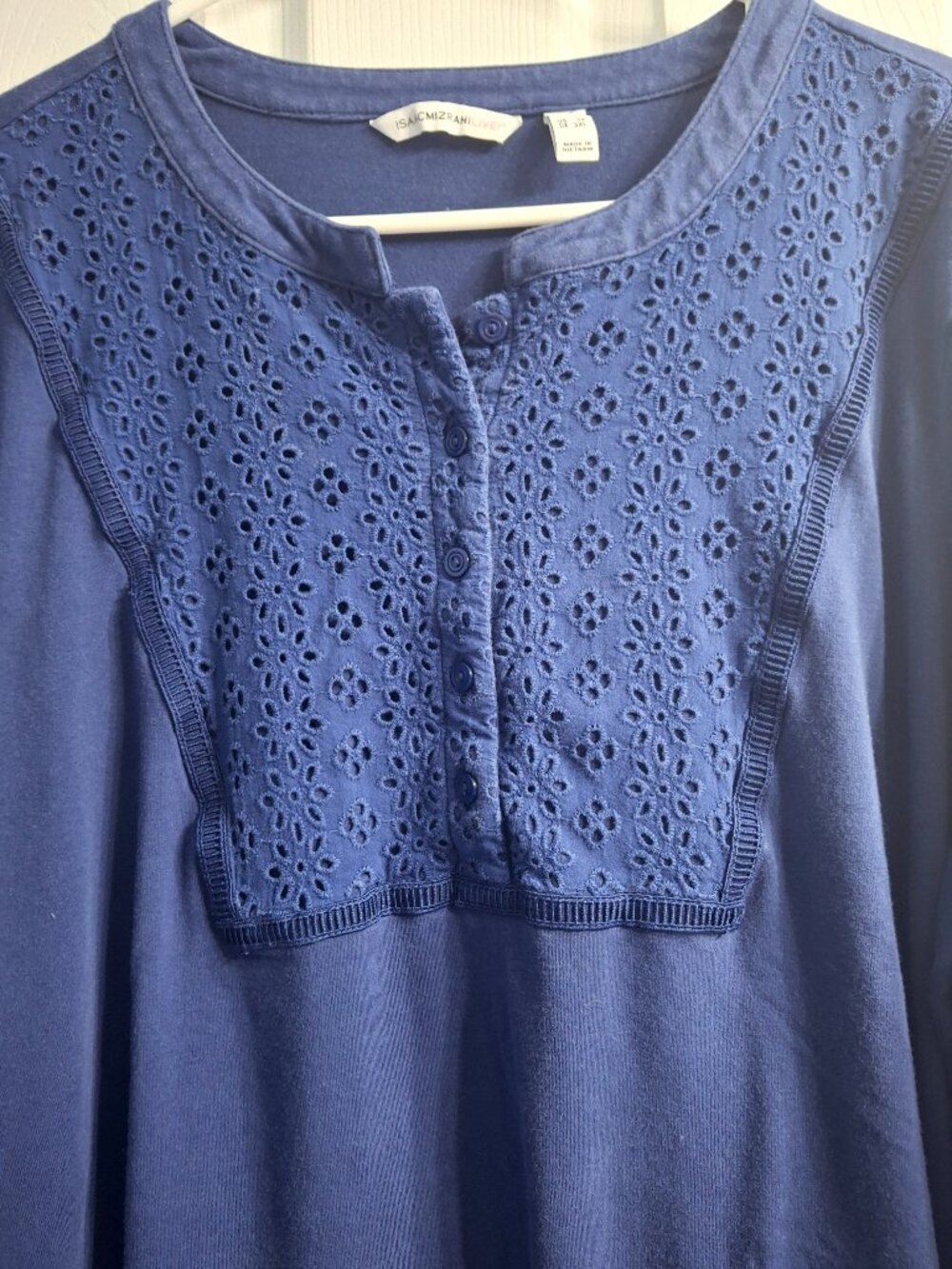 Isaac Mizrahi Live Blue Eyelet Yoke Tunic Top, Size 3X - Picture 2 of 7